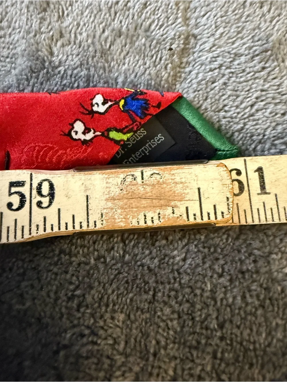 Dr. Seuss Red and Green Grinch Pattern Mens Tie Holiday  #5